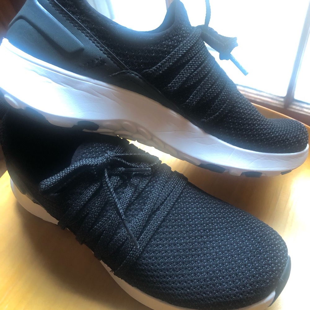 Women’s Merrell Cloud Knit Sneakers, size 9